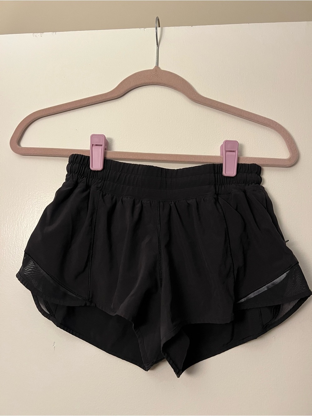 lululemon athletica Black Women's Hotty Hot Shorts